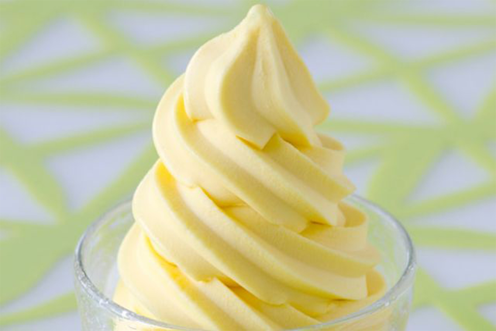 Banánová zmrzlina - zmrzlinová směs na točenou zmrzlinu banánovou